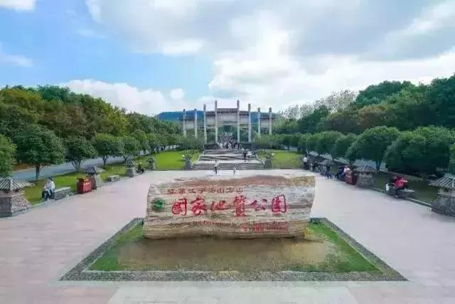 南京哪几个公园免费又好玩,南京莫愁湖公园免费