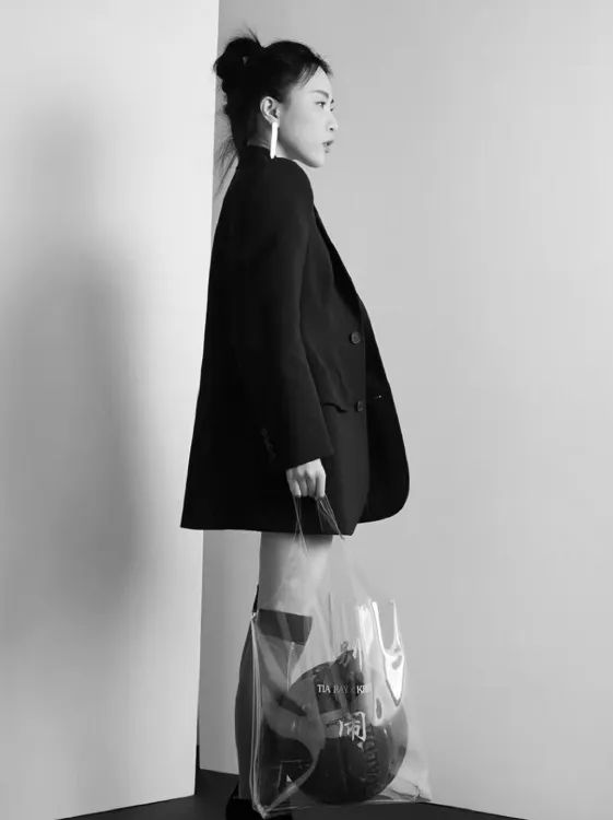 KrisXu：一个被UFO带来的国内设计师品牌包