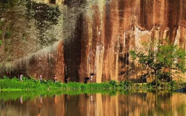 浙江隐藏一座仙境,浙江距离杭州1小时车程的城市