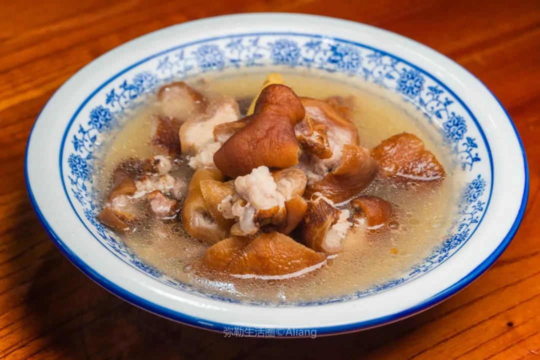 弥勒97年历史的老饭店，传了四代人，穿开裆裤小娃吃成了老头