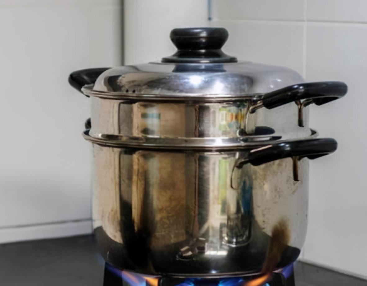 厨房的竹锅刷怎么清洗,做饭用的锅脏了该怎么刷呢