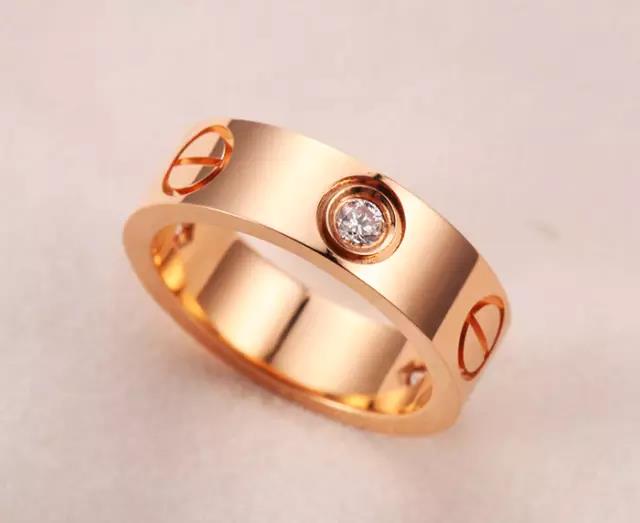 对付女人,没有一件珠宝解决不了的!