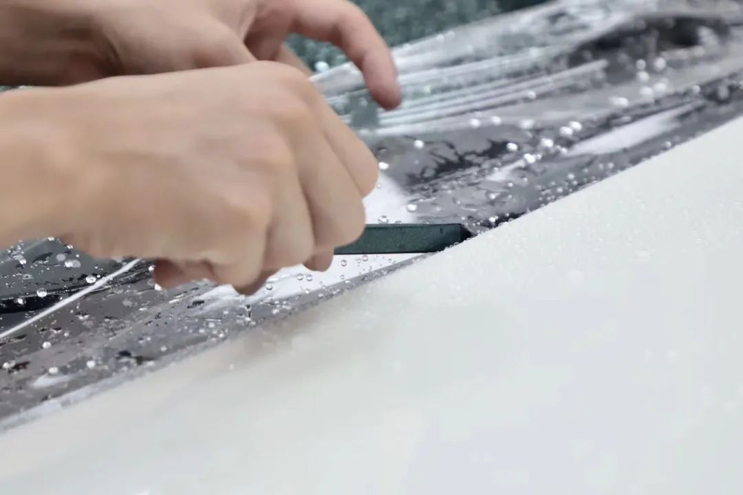 贴膜镀晶隐形车衣有什么不一样,隐形车衣漆面保护膜有必要贴吗