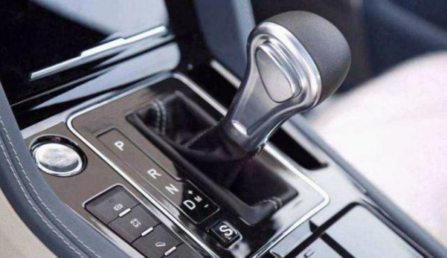 自动挡汽车无法挂挡怎么回事,自动挡锁死无法启动