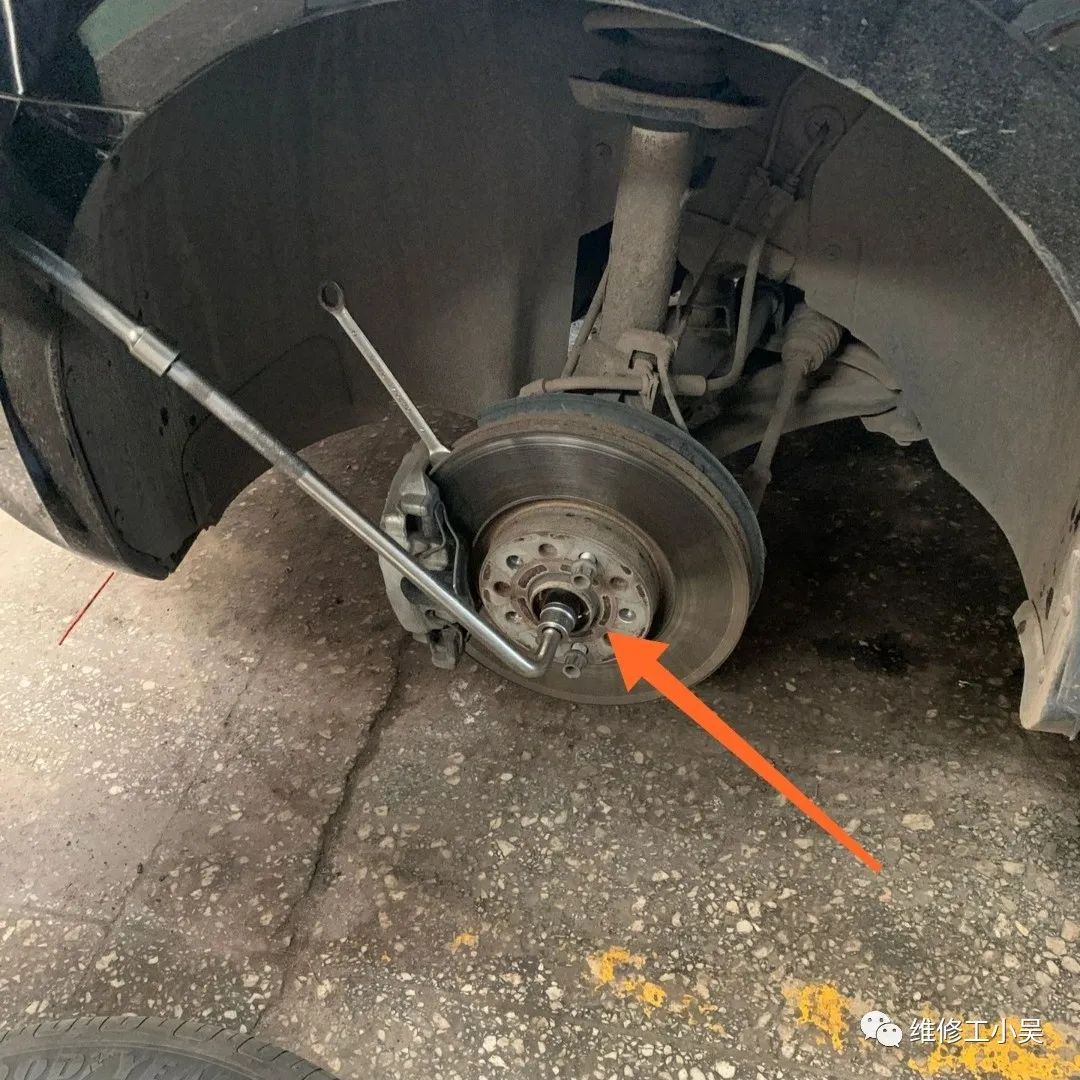 帕萨特打方向盘有吱吱异响,帕萨特打方向盘有异响是怎么回事