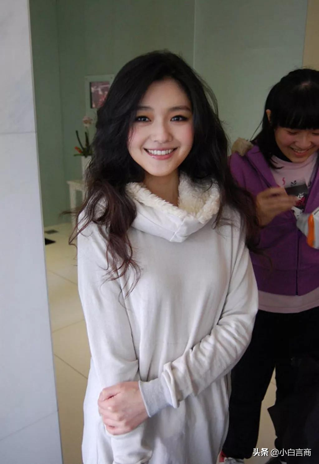 见面4次就订婚,被嘲胖后瘦20斤,任性大s凭啥在娱乐圈混26年?