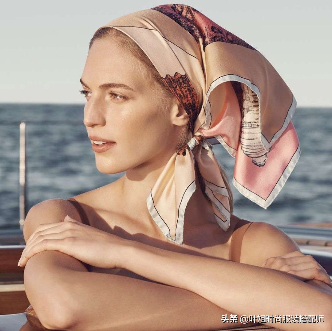 丝巾怎么选颜色高贵优雅百搭,怎样选最好质量的丝巾好看又洋气