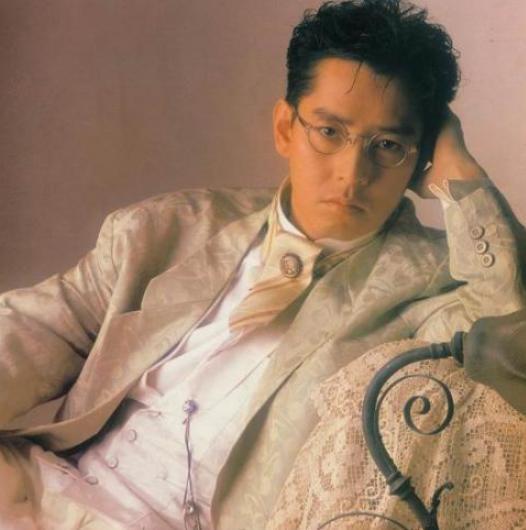 校长谭咏麟上综艺节目视频,朱咏婷与谭咏麟差几岁