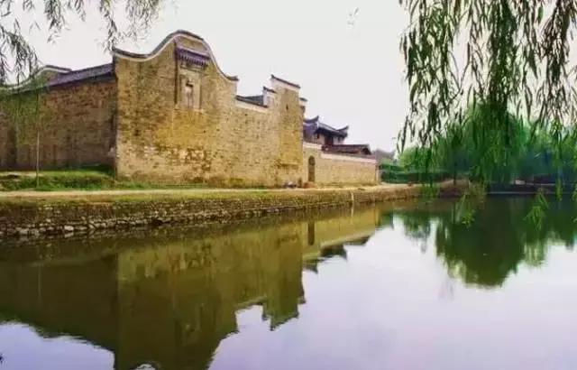 这个村庄一千年前建了个生态下水道，至今旱涝不惧