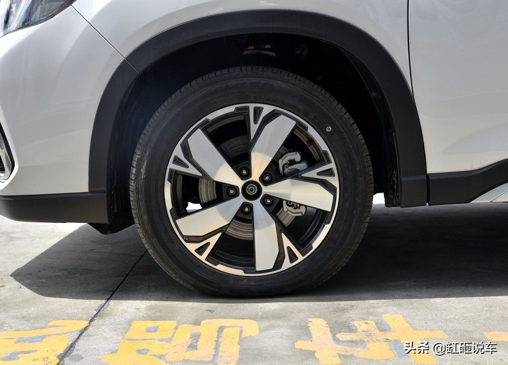 有多少人懂得欣赏它?全系标配真皮方向盘,原装进口还是四驱