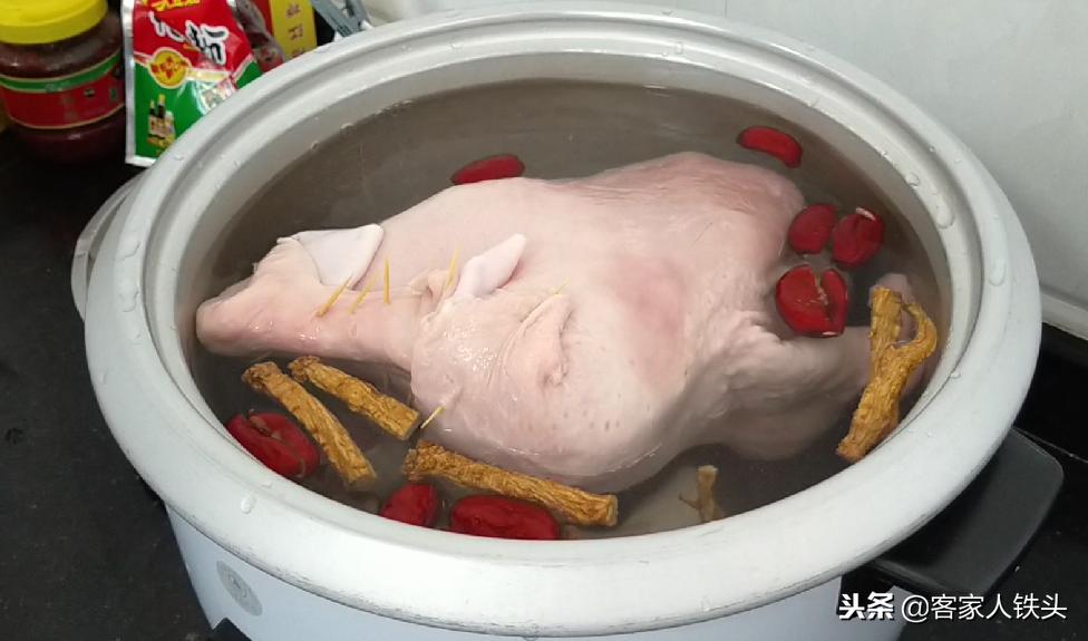 正宗猪肚鸡煲做法视频,客家猪肚鸡汤怎么做有营养