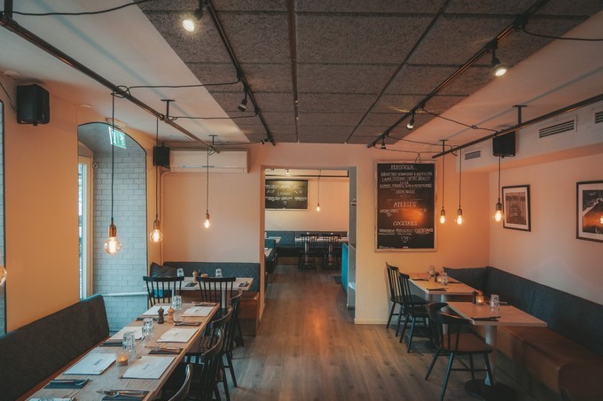 去哥德堡需要带当地钱吗,去卡塔尔必买