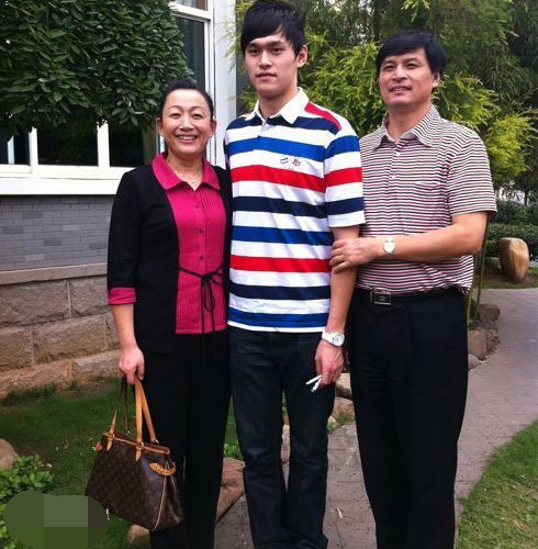 孙杨打碎镜子,孙杨8年后会怎样