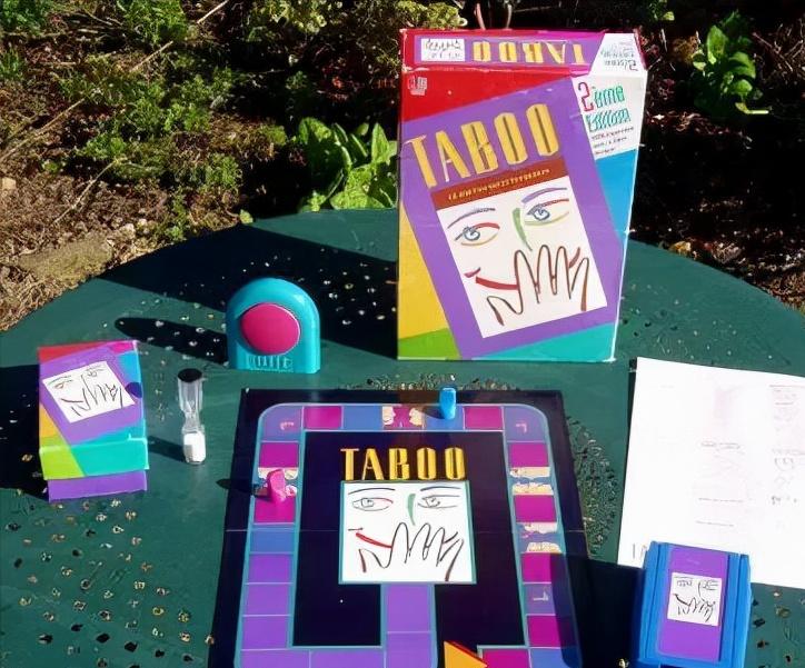 适合聚会玩的桌游纸牌游戏排行榜,适合聚会玩的桌游8人游戏排行榜