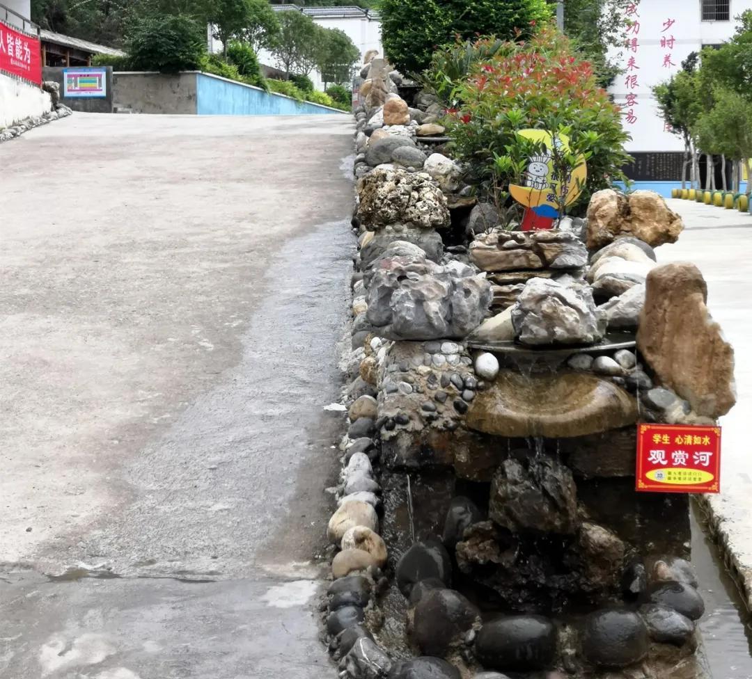 碧水绕芳园，让我们一起走进墨翰中学，看看他的“水文化”