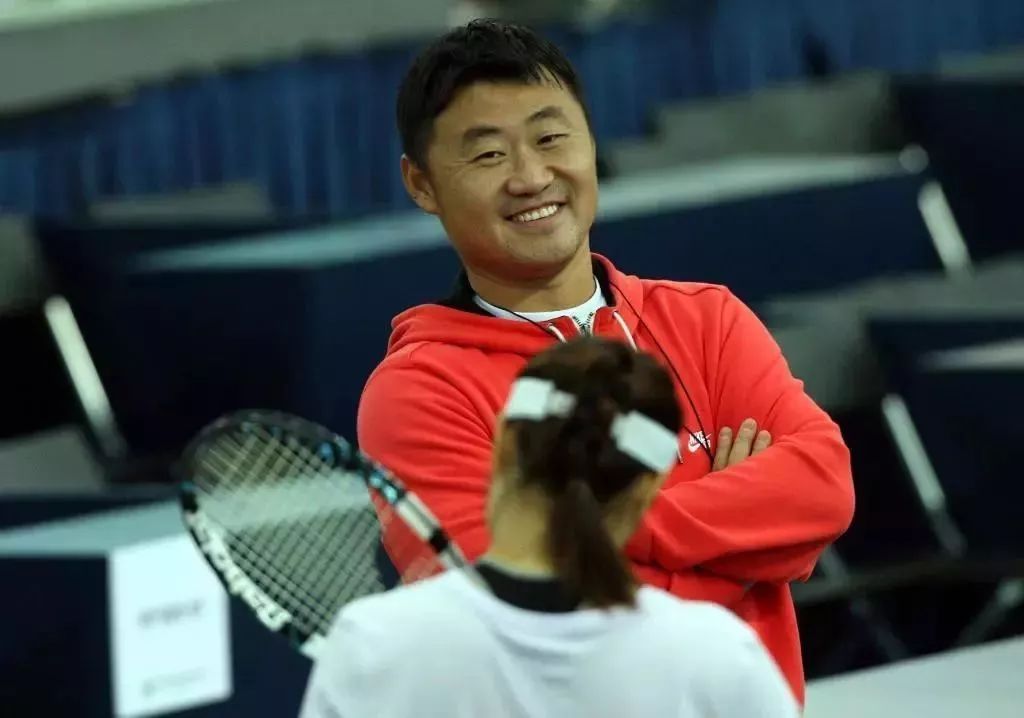 网球名将李娜为何情定姜山,李娜性格直率