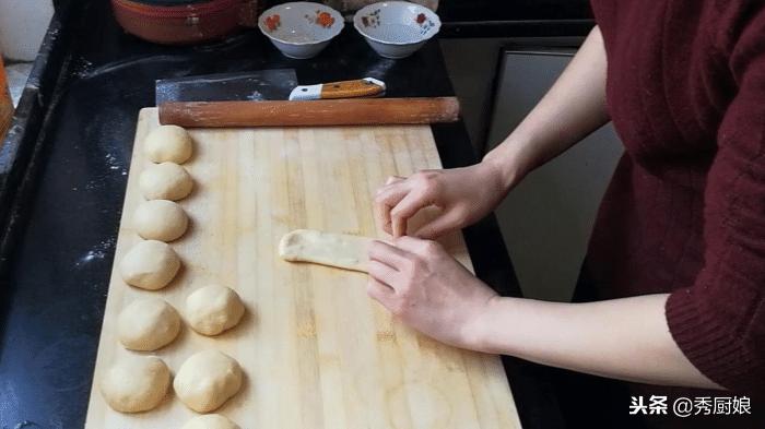 普通面粉自制蜂蜜小面包,3分钟制作蜂蜜小面包香甜酥软