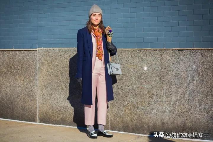 红色长大衣和黑色长大衣哪个好看,小个子穿长大衣怎么搭配好看