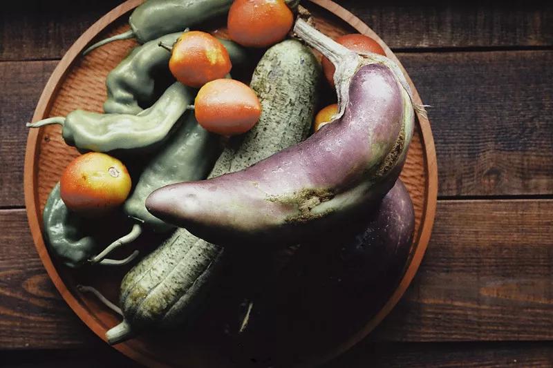 菜吧:她不上班也不靠脸吃饭,住2层小楼,过上了别人做梦都要的日子