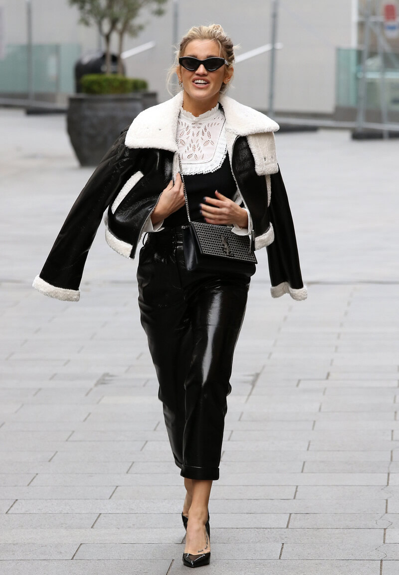 洪欣最新穿衣搭配,洪欣冬装穿搭