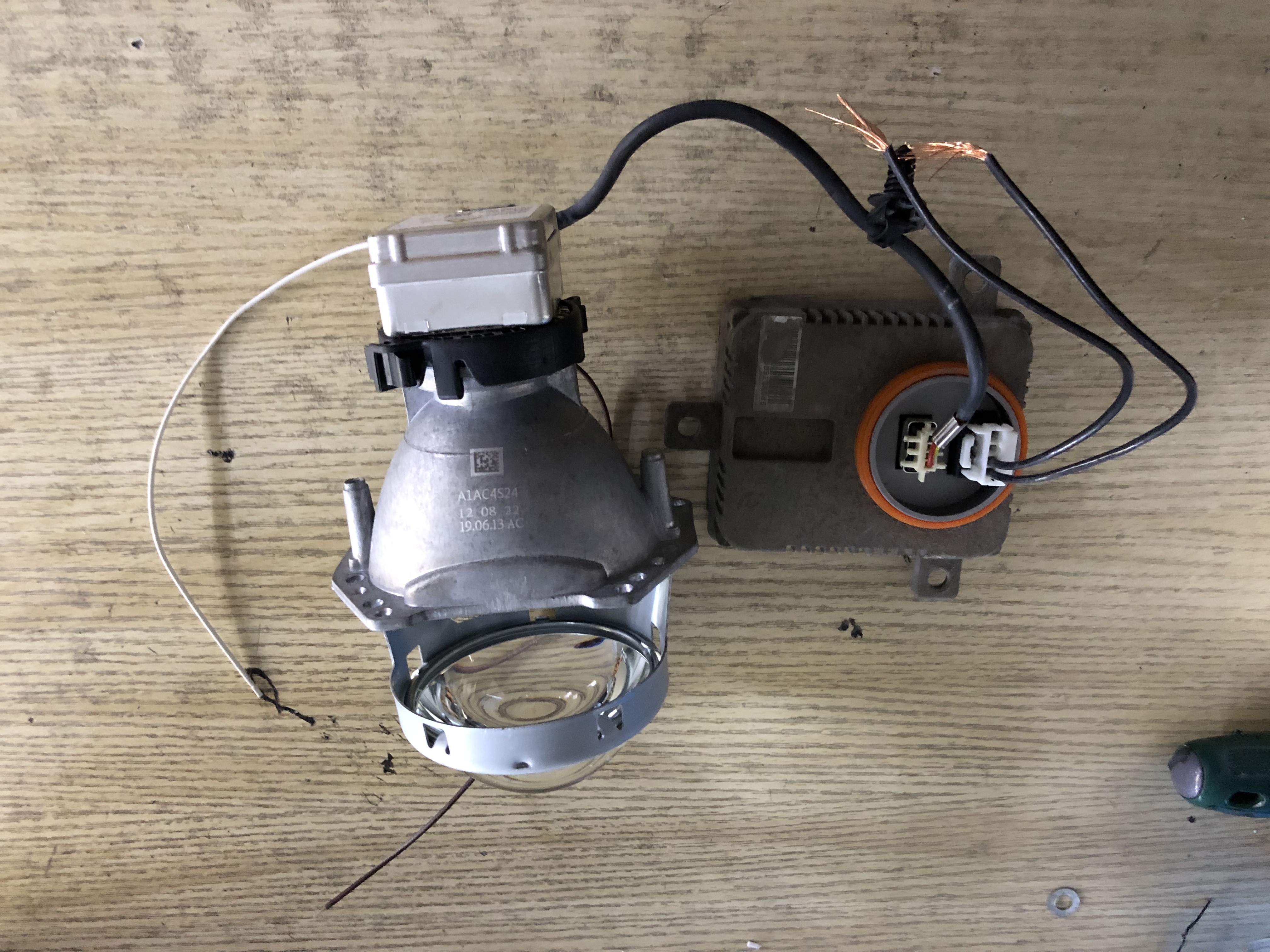 欧司朗哪款透镜性价比高,欧司朗氙气灯d1s和d4s的区别