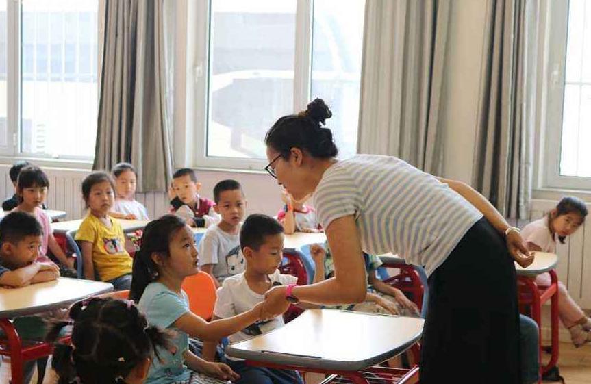 资深幼师不让自己孩子上幼儿园,幼师如何应对不愿意上幼儿园