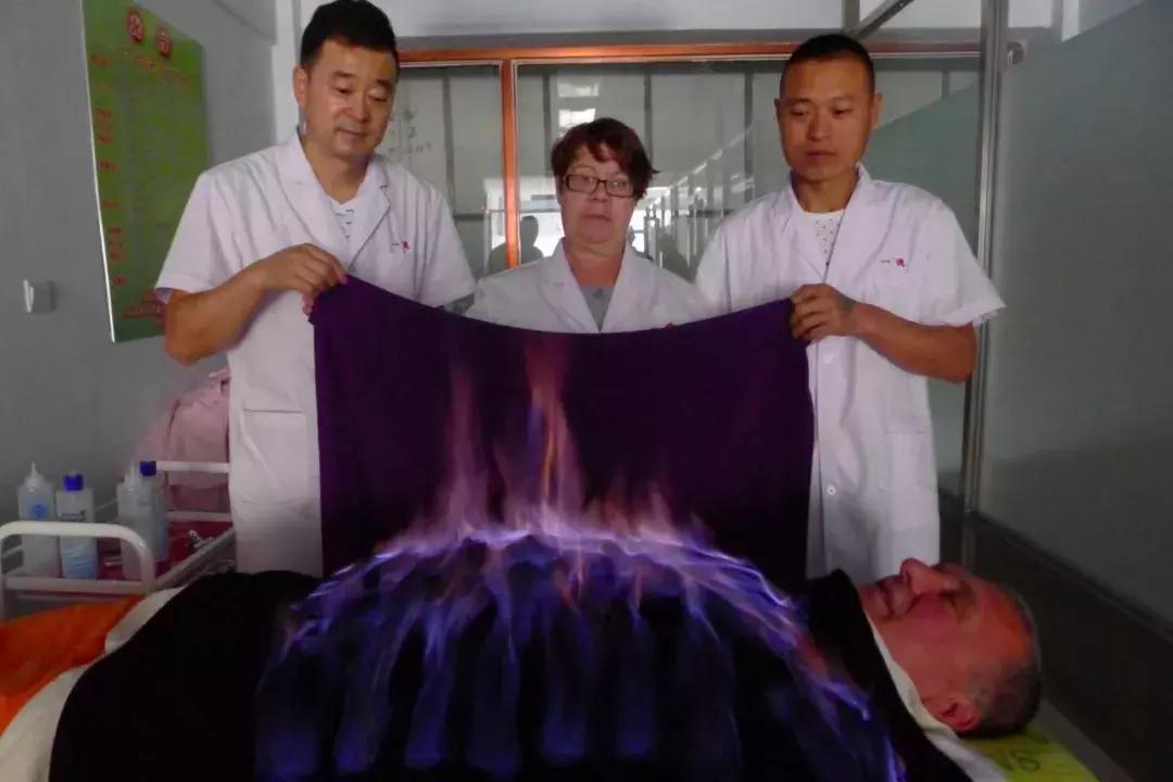 200浜跨殑淇濆仴甯濆浗,鐧句嚎淇濆仴甯濆浗鏉冨仴鏂囩珷