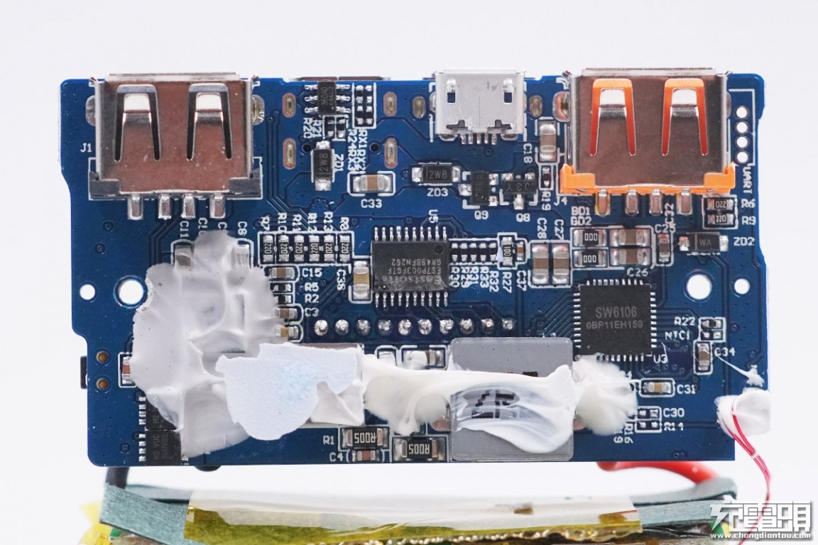 倍思30w超级硅充电器拆解,倍思65w移动电源拆解