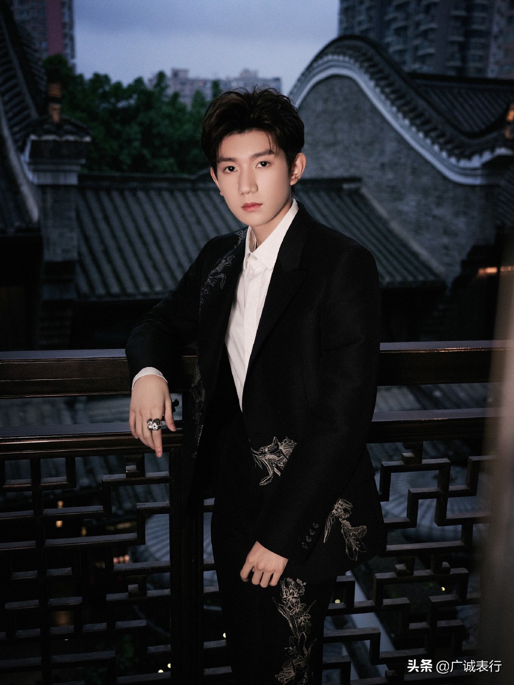 伯爵对胡歌的评价,伯爵评价胡歌