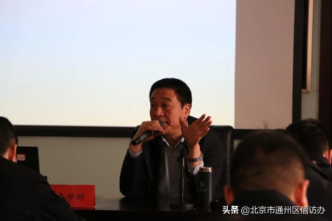 新提拔领导干部培训班,给新上任的基层专干培训