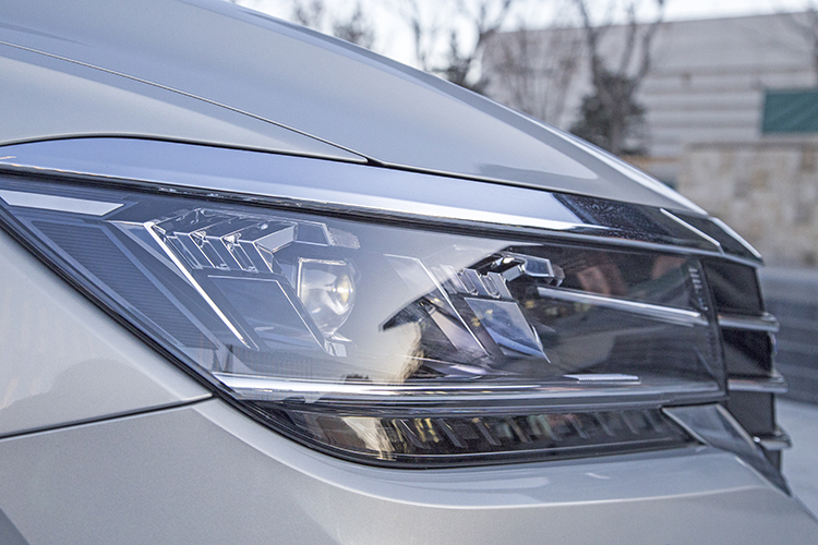 大众新能源制动系统报警,上汽大众油电混合帕萨特试驾