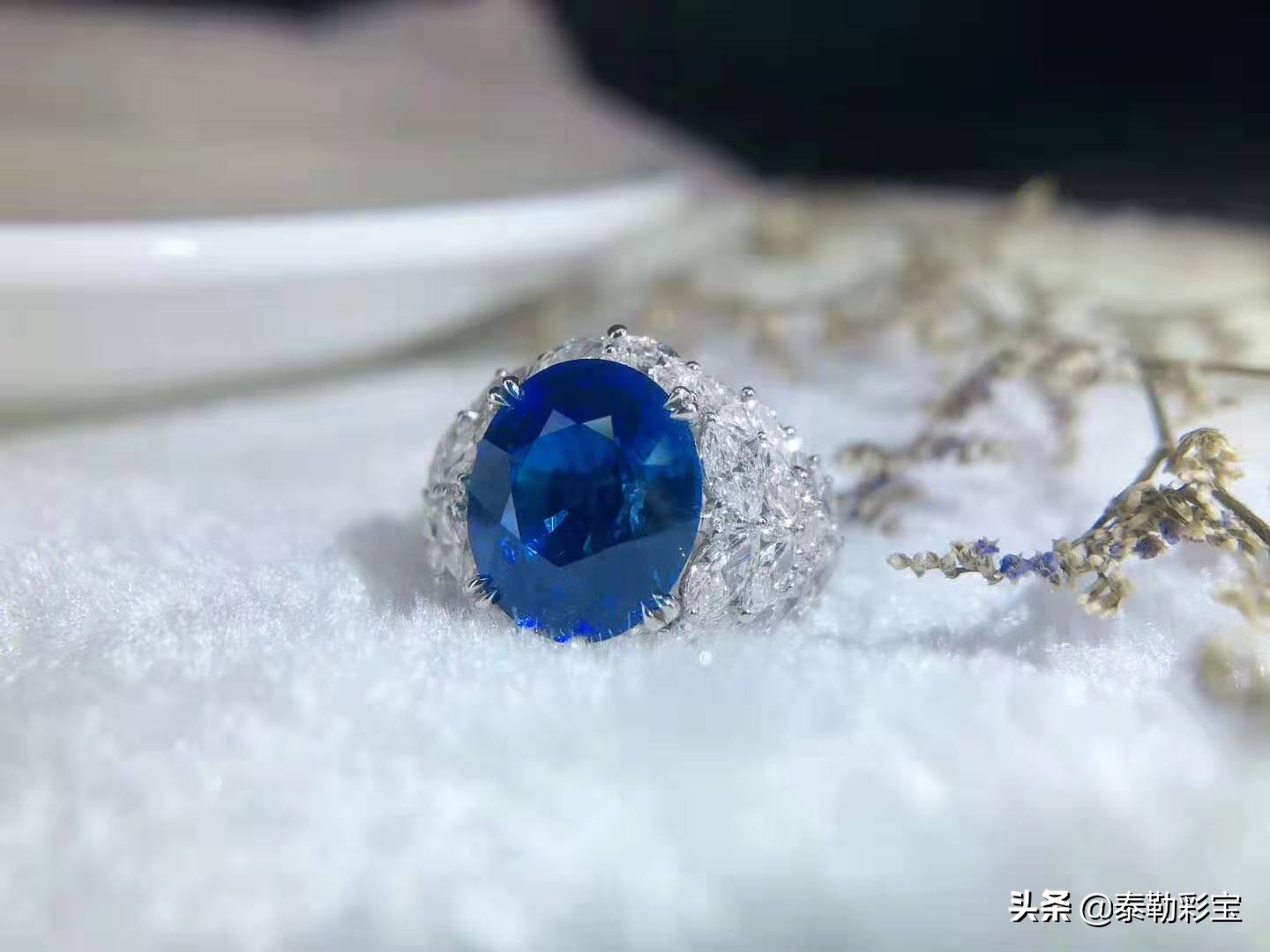 影响祖母绿价格的因素是,斯里兰卡蓝宝石如何鉴别好坏