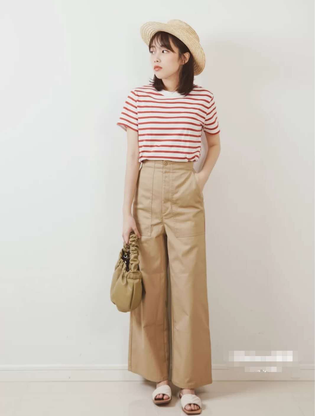 灰色上衣搭配卡其色裤子好看吗,冬季卡其色裤子搭配上衣图片