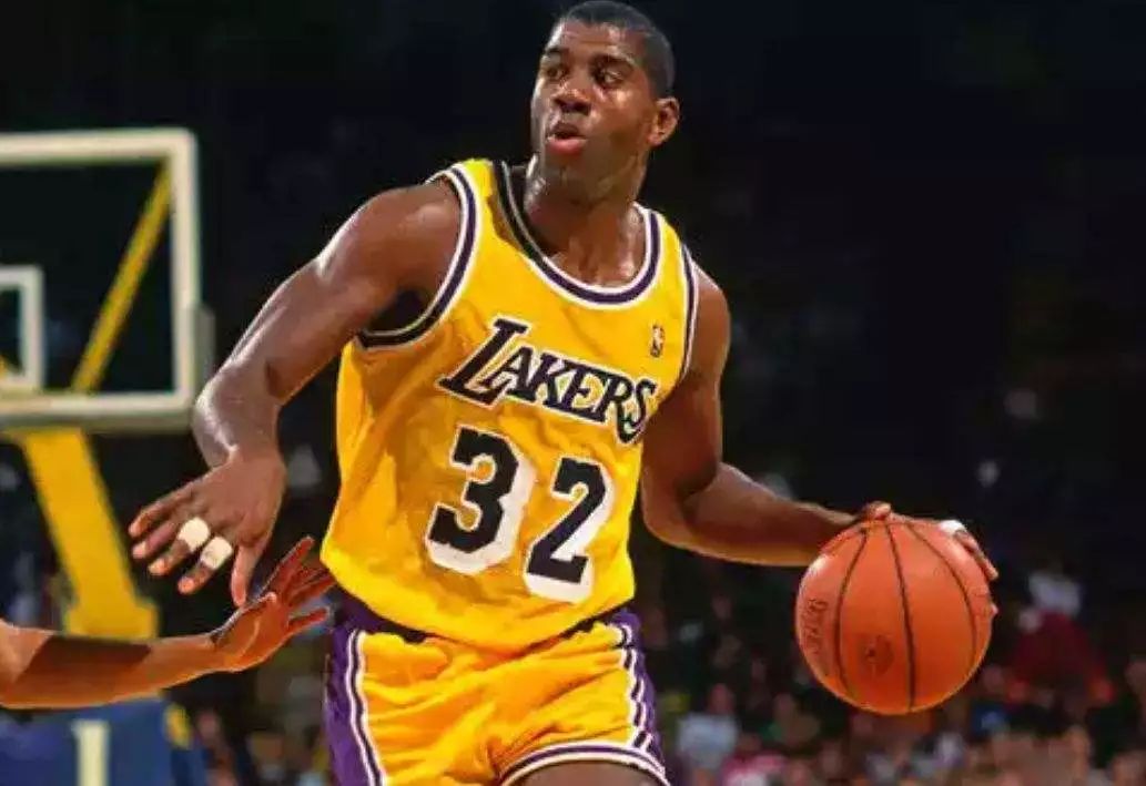 全明星总冠军奖杯,全明星solo赛历届冠军