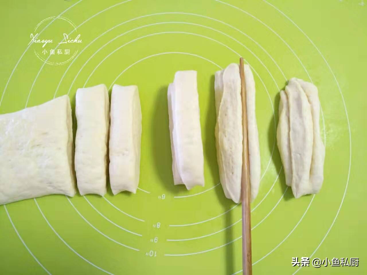 懒人油条做法只用面粉鸡蛋和水,油条的家常做法简单又好吃放鸡蛋