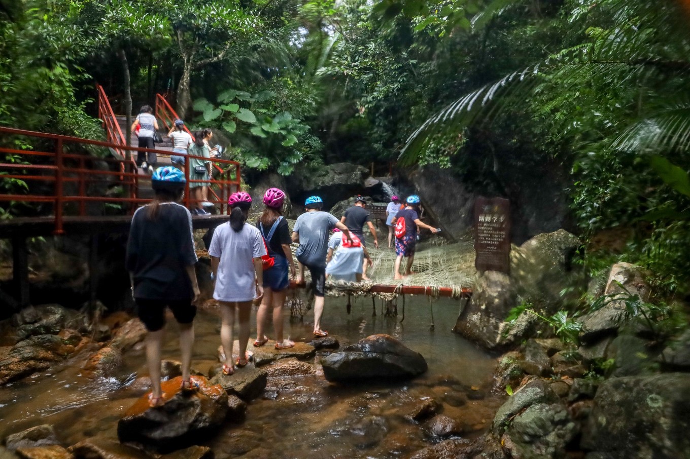 呀诺达雨林探险是什么,三亚呀诺达雨林正规吗