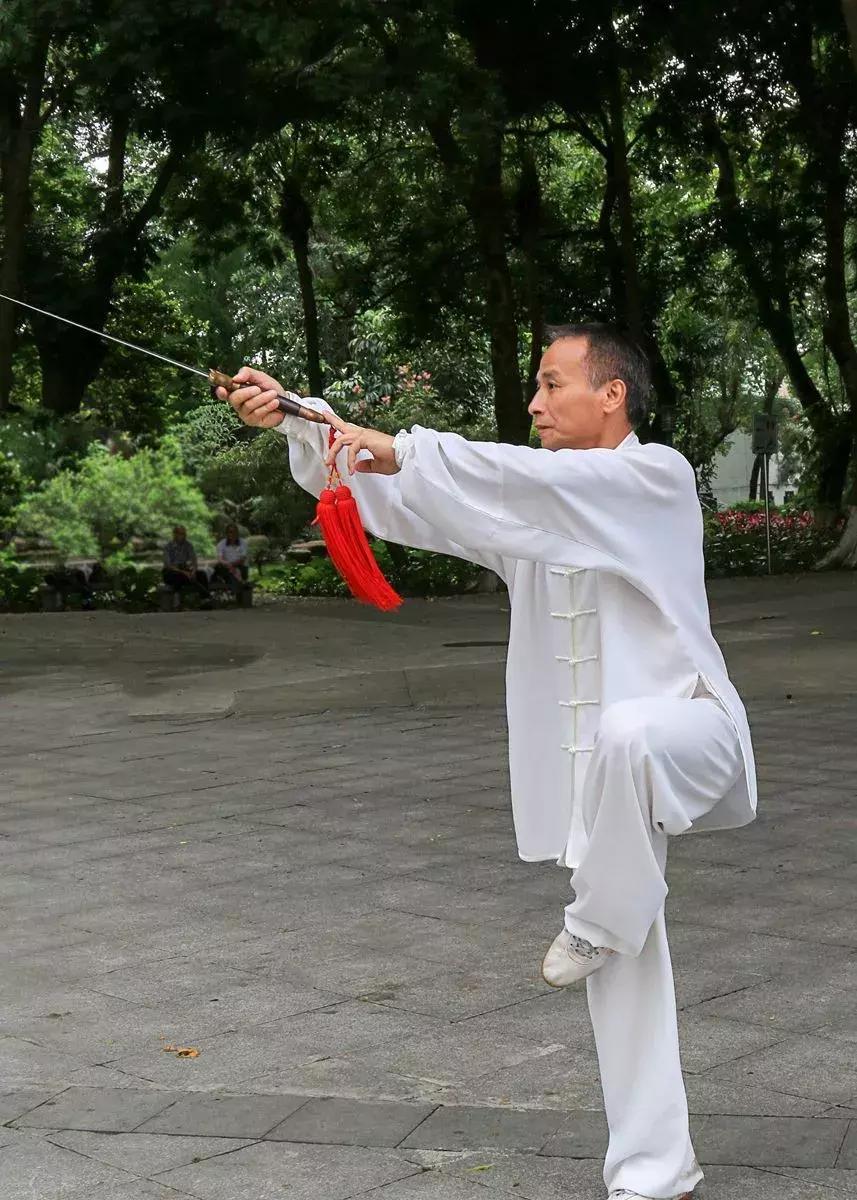 没学过武术怎么变得厉害,没学过武术如何练基本功