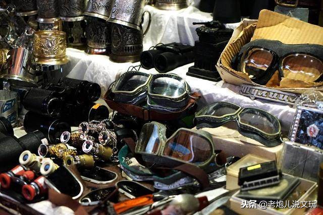 莫斯科也有一个“潘家园”二战*榴弹手**、*弹子**都卖