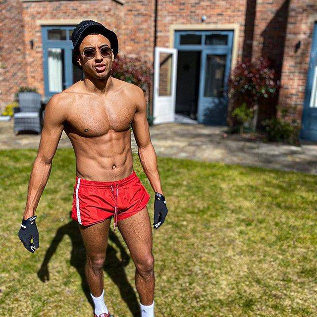 足球球员雷吉隆,雷吉隆上场