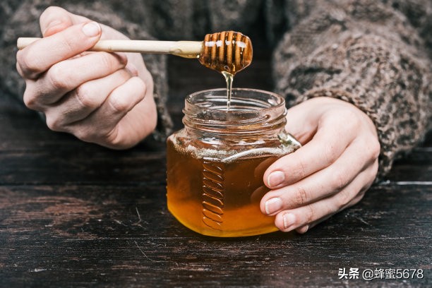 什么牌子的蜂蜜好,什么牌子的蜂蜜好喝不甜