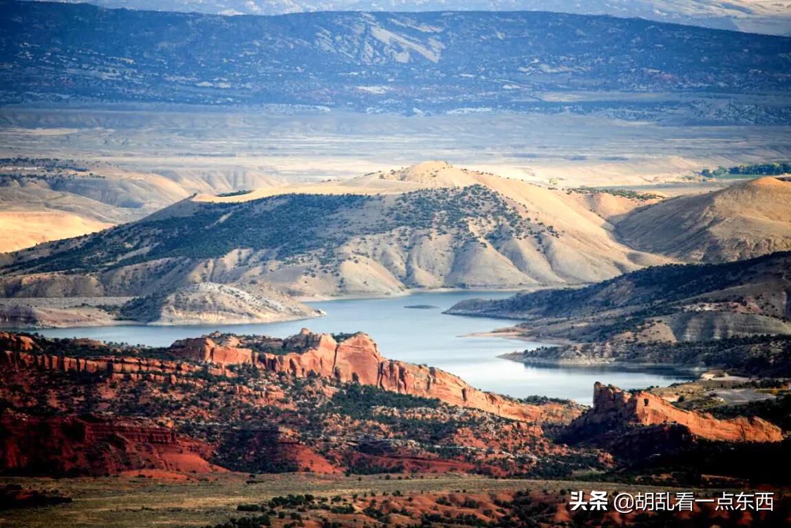 探访恐龙遗迹追寻恐龙,美国一公园发现恐龙世界恐龙足迹