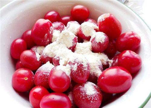 怎样预防面粉生虫霉变,面粉受潮出现很小的虫子怎么处理