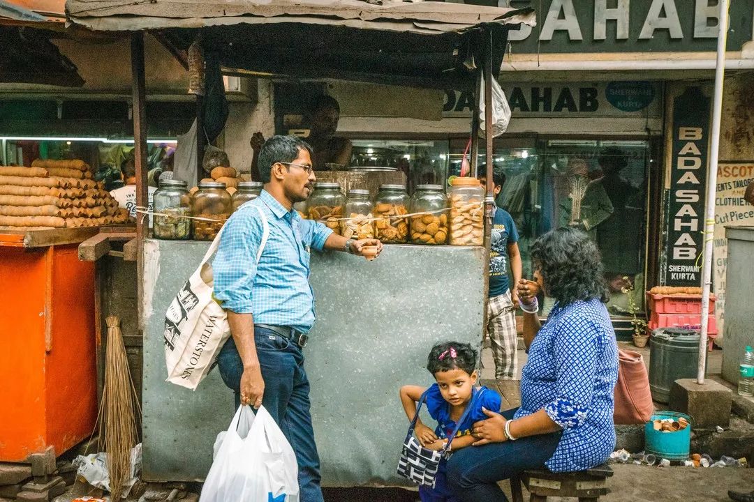 印度加尔各答地铁列车,印度火车站加尔各答