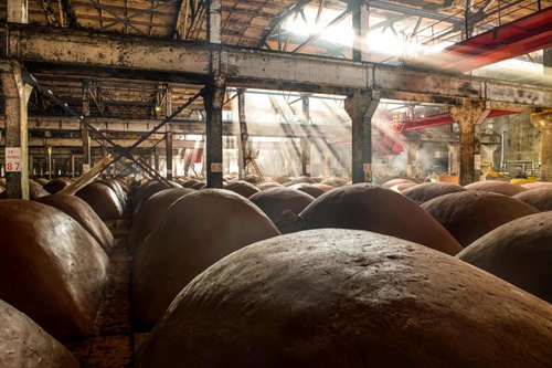 密集夺冠！五粮浓香系列酒闪耀多个国家级白酒评选活动