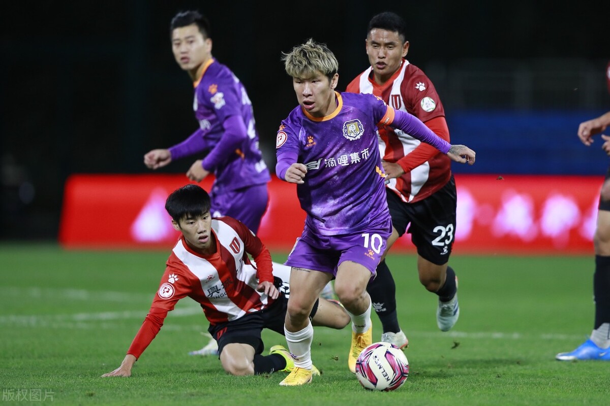 中甲成都首败,中甲现惊天误判川足补时绝杀