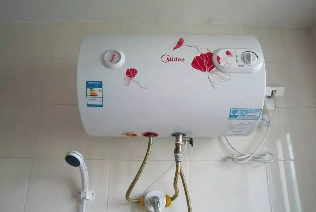 农村装电热水器还是燃气热水器好,农村装太阳能还是燃气热水器