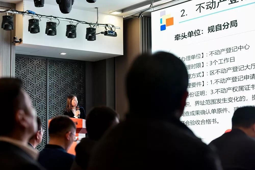 全市棚户区改造工作推进会议召开,全市推进老旧小区改造工作大会