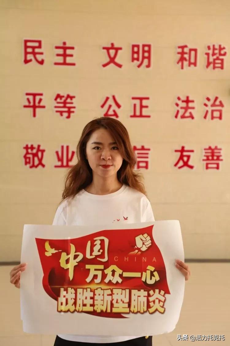 白衣礼赞致敬最美逆行者,致敬逆行者礼赞劳动者