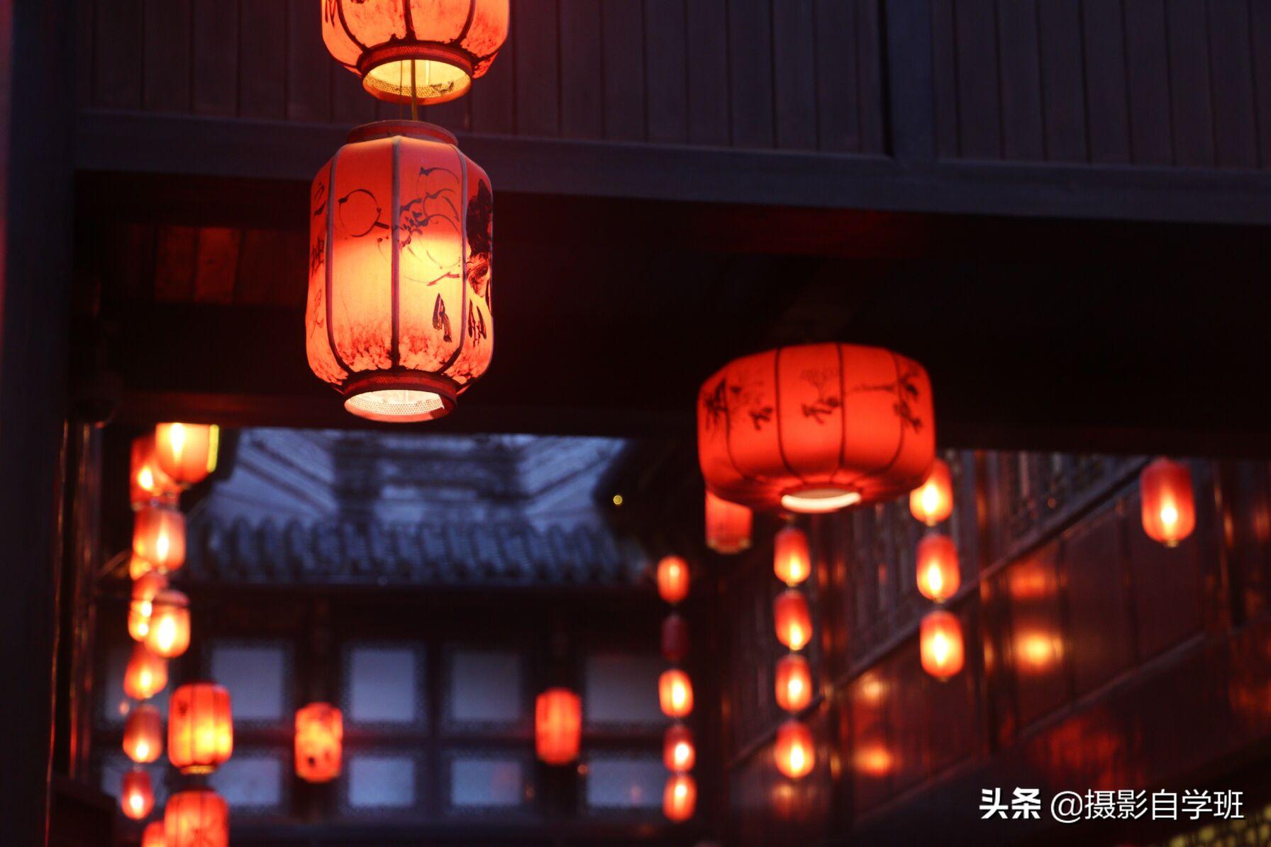 制作祝福亲人或朋友的新年贺卡,制作过年贺卡再写上祝福语