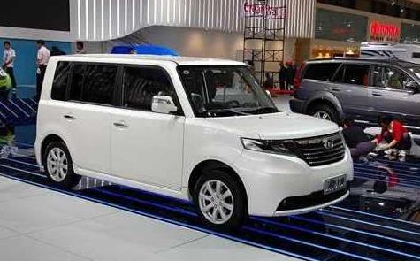 珍珠白车漆发黄最简单的处理妙招,极氪001新款白色车漆发黄怎么解决